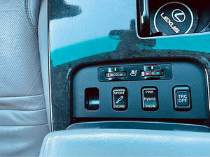 Lexus GS450гибрид (9 фото из 9)