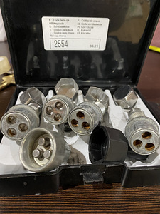 Salajased poldid M14*1,5 (2 foto / 3)