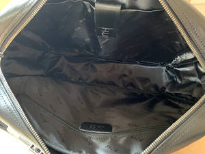 Absoluutselt uus kott Hugo Boss (4 foto / 10)