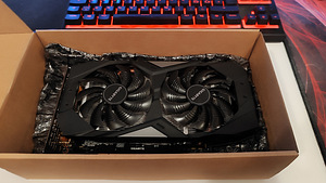 Gigabyte gtx 1660 super oc (1 foto / 3)