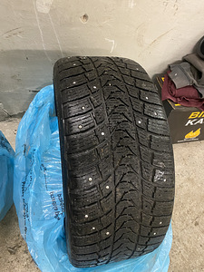 225/40/18 Naastrehvid (1 foto / 2)