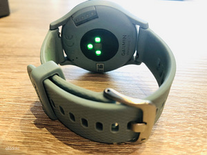 Монитор активности Garmin Vivomove HR Sport (3 фото из 3)