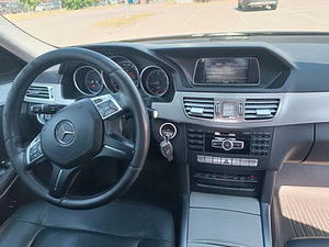 MERCEDES-BENZ E 200 BLUETEC 2014 (2 foto / 13)