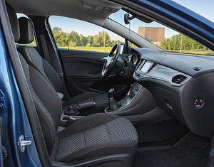 Opel Astra Sport Tourer (13 foto / 15)