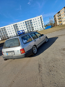 Ford Sierra (6 foto / 6)