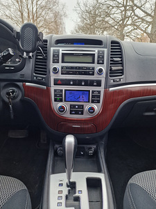 Hyundai Santa Fe 2.7 V6 139 kW 7-kohaline nelikvedu (12 foto / 15)