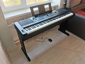 Yamaha klaver-Yamaha PortableGrand DGX-660 (2 foto / 6)