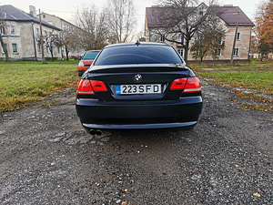 Alcantara salong ja distantsihoidev püsikiirusehoidja (4 foto / 12)