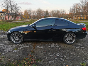 Alcantara salong ja distantsihoidev püsikiirusehoidja (5 foto / 12)