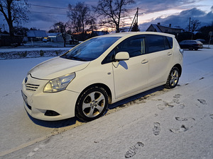Toyota Verso 2012 2.0 93kw (2 foto / 8)