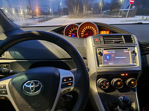 Toyota Verso 2012 2.0 93kw (7 foto / 8)
