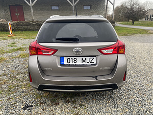 Toyota Auris Touring Sports (4 foto / 5)