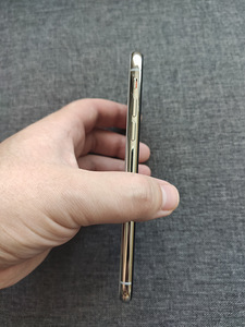 iPhone X 64 gb Silver + 5 ümbrist (6 foto / 10)