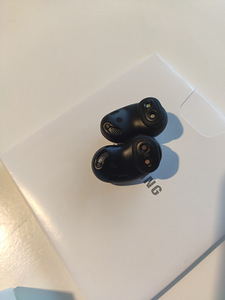 Müüa Samsung Galaxy Buds Live juhtmevabad kõrvaklapid (8 foto / 10)