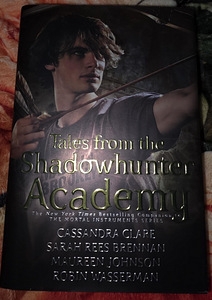 Tales from the Shadowhunter Academy by Cassandra Clare (1 foto / 3)
