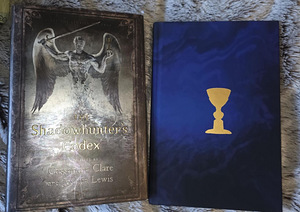 Shadowhunter's Codex by Cassandra Clare (1 foto / 2)