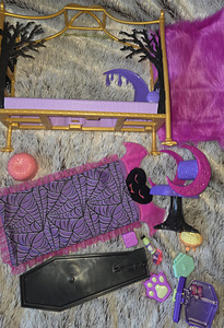 Monster High Creepover Draculaura ja Clawdeen mängukomplekt (1 foto / 2)