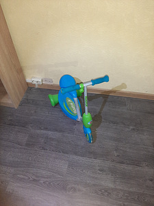 Laste kolmerattaline elektriroller (1 foto / 2)