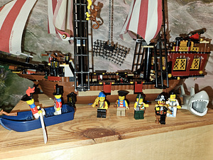 Lego набор 6243 LEGO Pirates Brickbeard's Bounty (1 фото из 6)