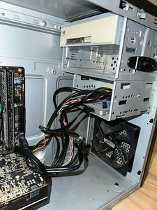 Lauaarvuti i5 4460 ,Rx570 ,16Gb RAM (2 foto / 4)