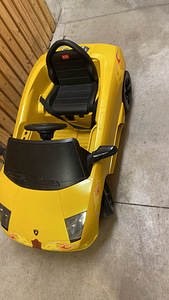 Elektriauto koos laadijaga (1 foto / 3)