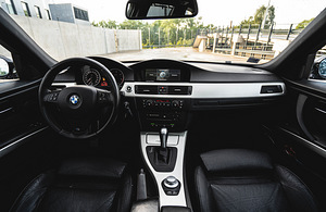 BMW 330 M-pakett (11 foto / 12)
