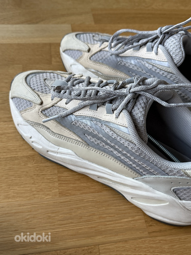 Yeezy Boost 700 V2 Cream US11