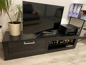 TV riiul (2 foto / 2)