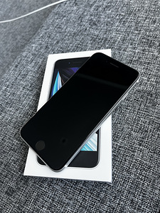 iPHONE SE 2020, 64GB, VALGE (1 foto / 7)