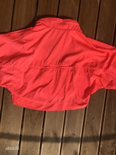 Неоновая розовая куртка (фото #4)