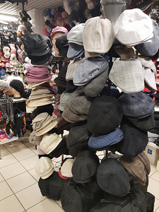 Hooajalised meeste mütsid ja aksessuaarid (3 foto / 3)