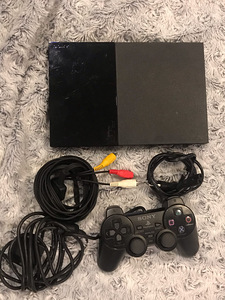 Playstation 2 + 5 mängu (2 foto / 3)