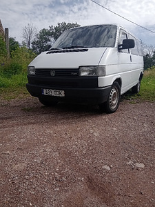 Фольксваген Т-4 (2 фото из 5)