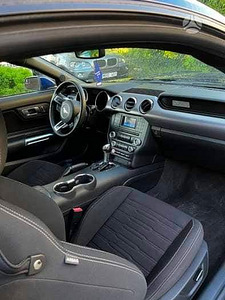 Ford Mustang Ecoboost (7 foto / 10)