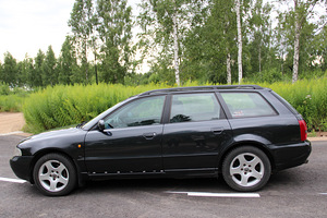 Audi A4 1.8T 150KW Quattro (3 foto / 9)