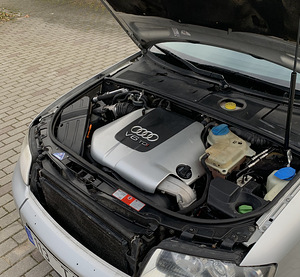 Audi A4 2.5 150kw quattro (10 foto / 10)