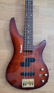 Algaja bass koos kotiga (1 foto / 5)