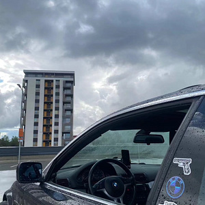 BMW 330 e46 (2 foto / 5)