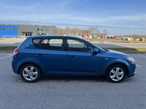 Kia Ceed 2010 1.6 дизель рестайлинг (7 фото из 15)