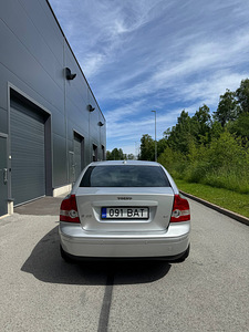 Volvo S40 2.4 125kW Автомат (5 фото из 9)
