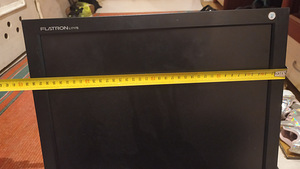 Monitor (2 foto / 2)