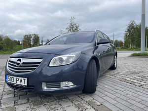Opel Insignia 2.0 118kW (2 foto / 10)