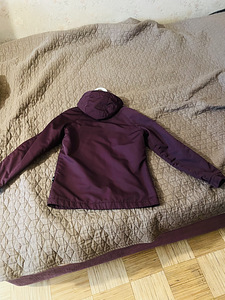Куртка женская (2 фото из 4)
