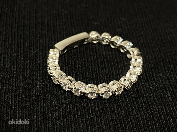 Уникальное кольцо из белого золота и бриллиантов (фото #1)