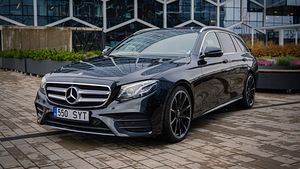 Mercedes Benz e220d 2019 (1 foto / 15)