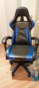 Продаётся игровой компьютерный стул (1 фото из 3)