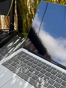 Macbook Air 2020 M1 Space Gray (3 foto / 8)