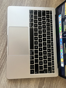 MacBook Air 2019 13 inch (2 foto / 7)