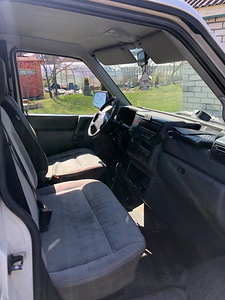 Volkswagen Transporter (7 foto / 9)