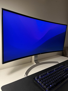 Monitor LG 34UC99-W 34" inches 3440 x 1440 (2 foto / 5)